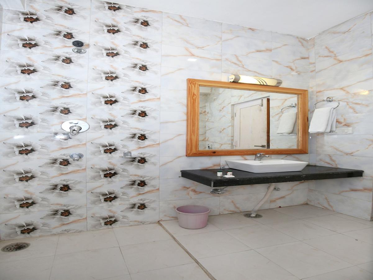 Oyo 10116 Hotel Rhythm Retreat Manāli Kültér fotó
