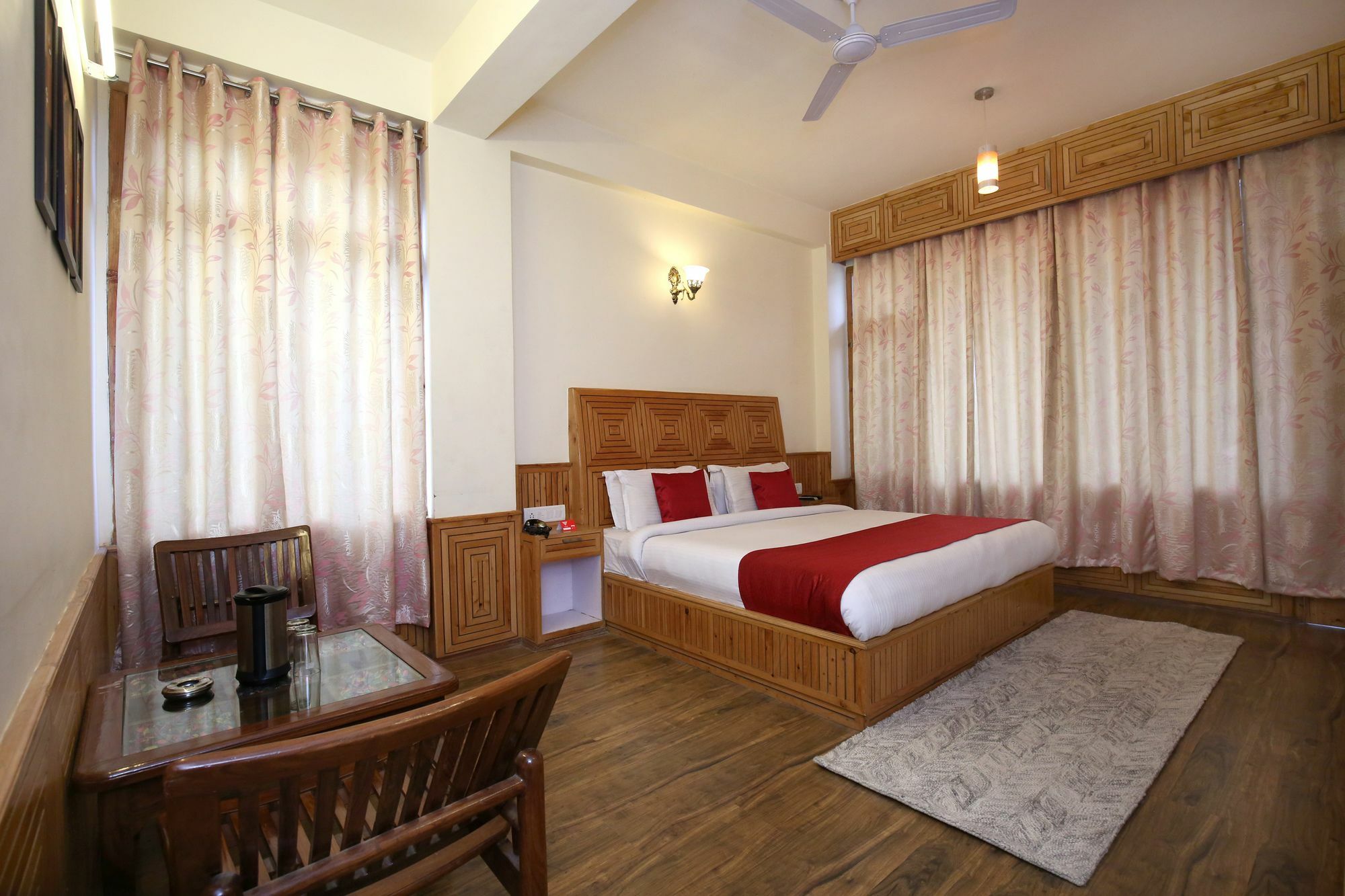 Oyo 10116 Hotel Rhythm Retreat Manāli Kültér fotó